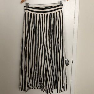 H&M Gaucho linen pant.